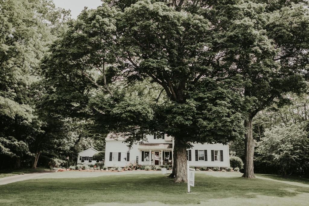 The Bond 1835 Hotel Skaneateles Exterior photo